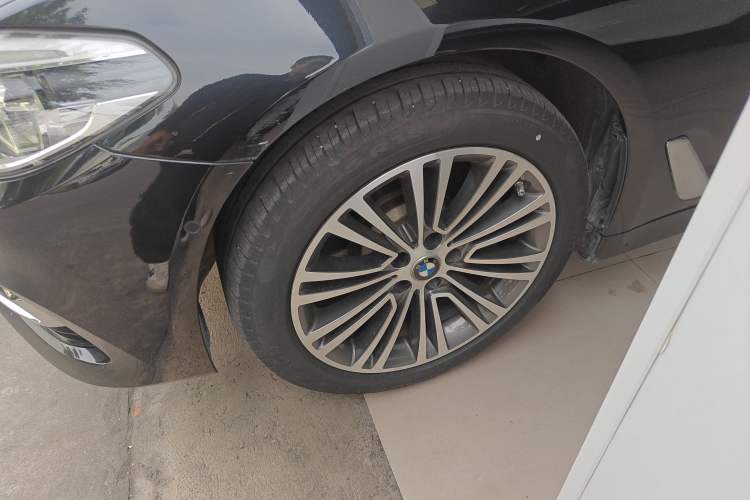 Used BMW 5 Series 2019 530Li Luxury Edition Premium Package
