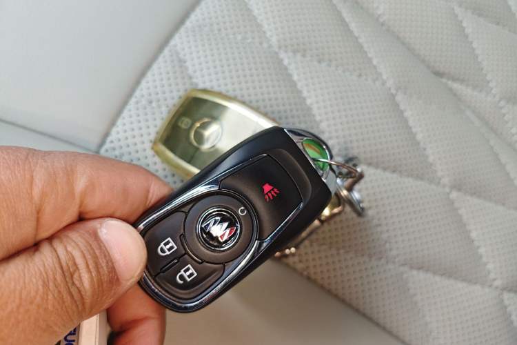 Used Buick GL8 2022 Land Cruiser Executive Class 652T Comfort Model