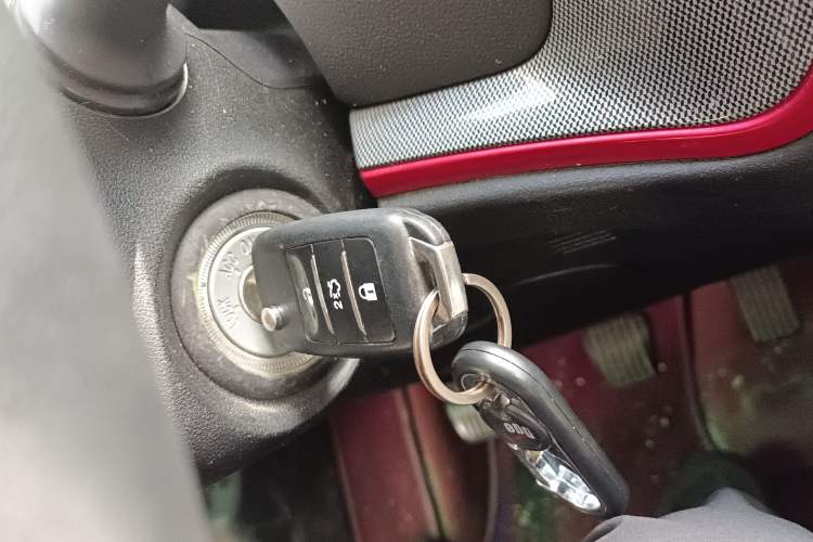 Used Changan CS55 2019 1.5T Manual Colorful Model China VI Standard
