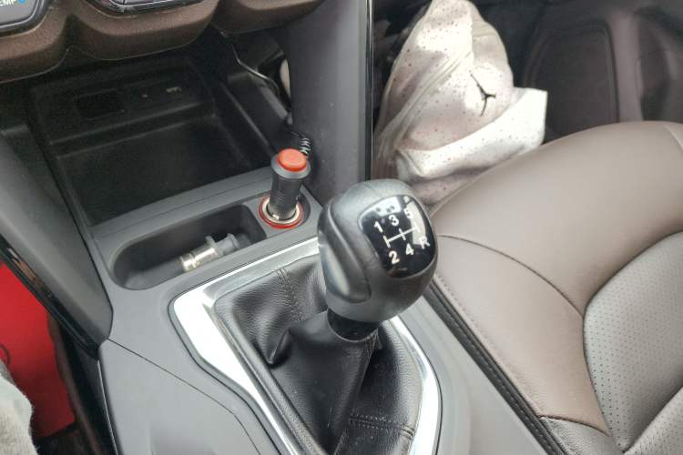 Used GAC Trumpchi GS4 2017 235T Manual Two-Wheel Drive Luxury Edition Gear Lever