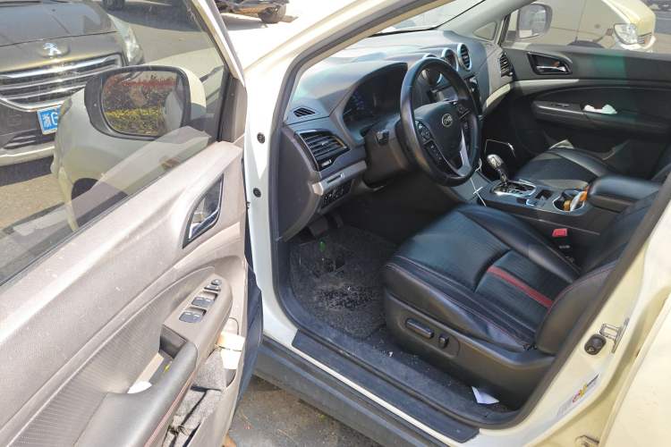 Used BYD S7 2015 2.0T Automatic Prestige Model
