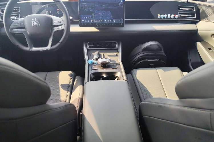 Used BYD Qin L 2025 DM-i Smart Drive 80KM Leading Model Gear Lever