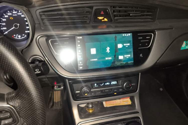 Used Geely Auto Emgrand GL 2018 1.8L Manual Elite Smart Connectivity Version Audio And AC Panel