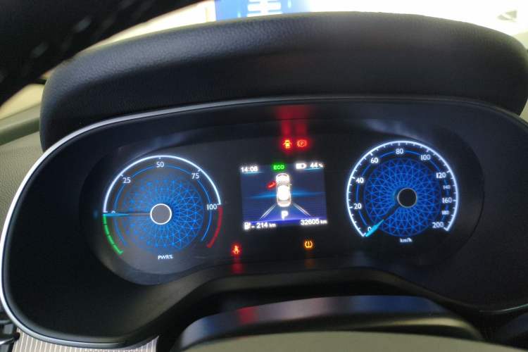 Used Hongqi E-QM5 2022 431 km Charge & Enjoy Edition Instrument Cluster