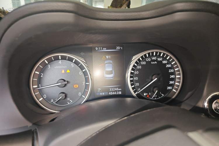 Used Infiniti Q50L 2018 2.0T Enjoyment Version China VI Standard
