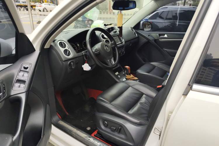 Used Volkswagen Tiguan L 2015 1.8TSI Automatic Two-Wheel Drive Luxury Model