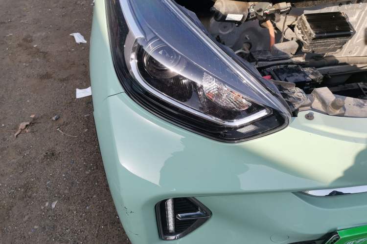 Used Chery Little Ant 2022 Updated Version Sweet Pink Edition Full-Sugar Version 55kW 408km Range (Triple-Lithium Battery) Right Front Headlight