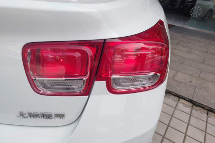 Used Chevrolet Malibu 2014 2.0L Automatic Luxury Edition Exterior 3