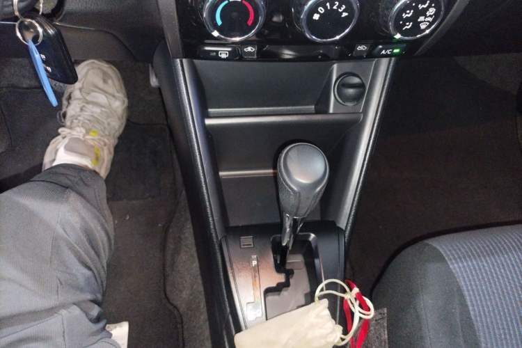 Used Toyota YARiS L Zhi Xiang 2020 1.5L CVT Leading Edition Gear Lever