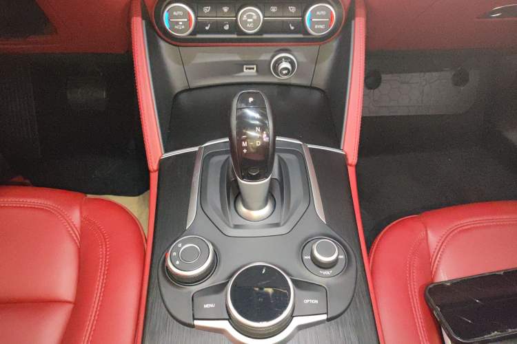 Used Alfa Romeo Stelvio 2017 2.0T 200HP Luxury Edition
