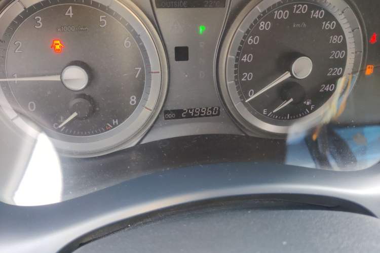 Used Lexus ES 2006 350 Odometer Close Up