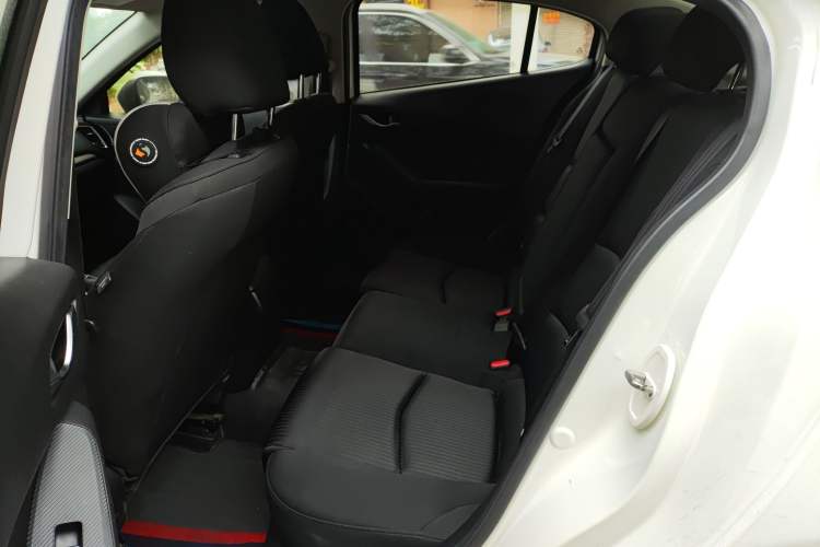 Used Mazda Mazda 3 Axela 2016 Sedan 1.5L Automatic Comfort Model