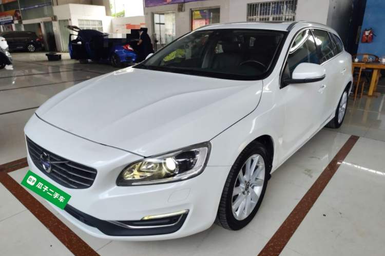 Used Volvo V60 2015 T5 Zhiyi Edition