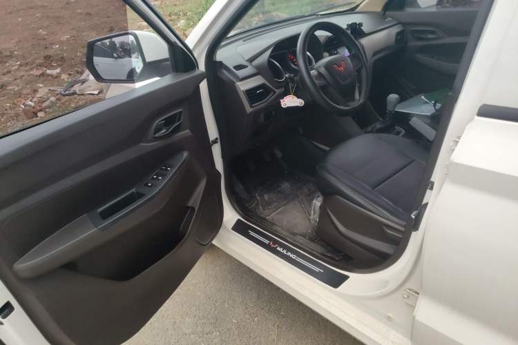 Used Wuling Hongguang 2021 1.5L Facelifted S Comfort Version with Electric Power Steering LAR Driver Seat