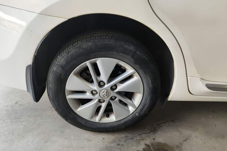 Used Toyota Corolla 2014 1.6L CVT GL-i Right Rear Wheel Hub