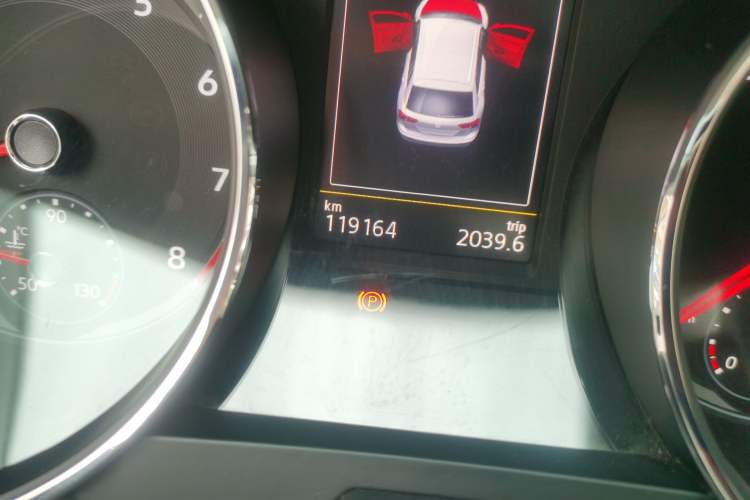 Used Volkswagen Tiguan L 2017 330TSI Automatic Two-Wheel Drive Luxury Edition Odometer Close Up