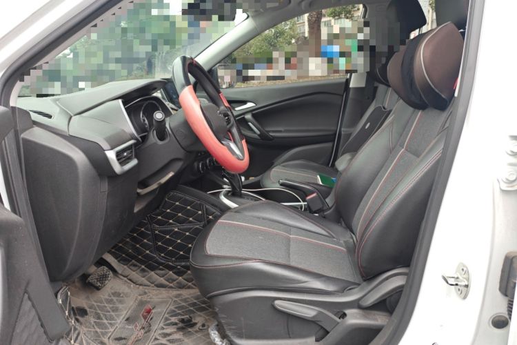 Used Chevrolet Trax 2019 Redline 335T CVT Top-Tier Model China VI Standard Left Front Seat