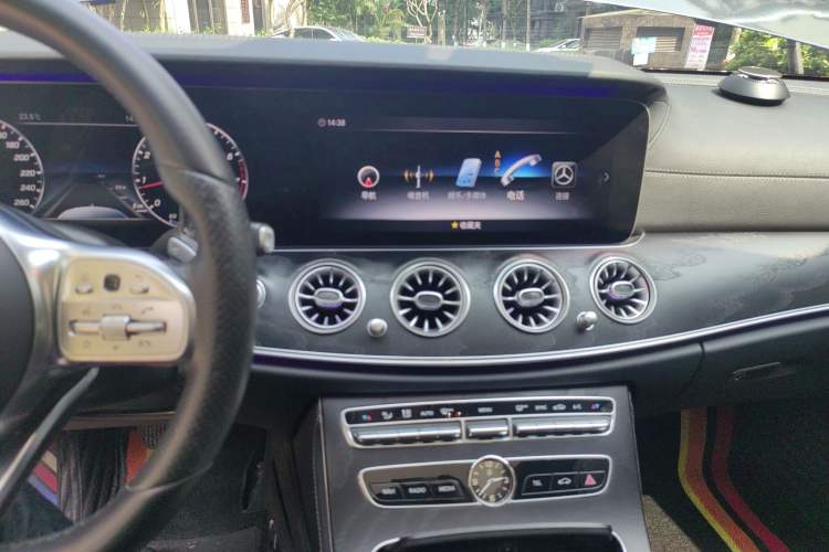 Used Mercedes-Benz E-Class 2019 E 300 L Sporty and Stylish Model