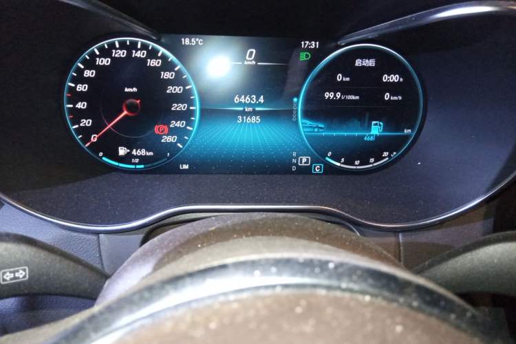 Used Mercedes-Benz GLC 2021 GLC 260 L 4MATIC Dynamic Edition Odometer Close Up