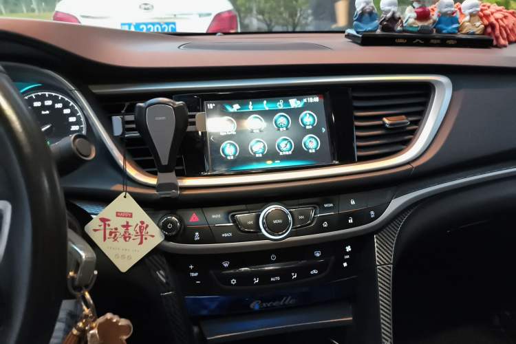 Used Buick GT 2019 18T Automatic Connected Elite Model China VI Standard Audio And AC Panel