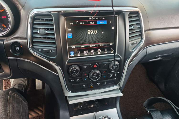 Used Jeep Grand Cherokee 2015 3.6L Luxury Navigation Edition
