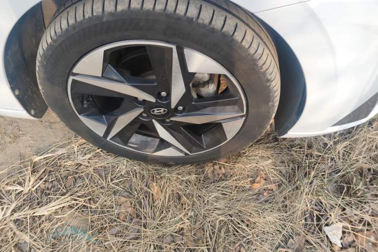 Used Hyundai Elantra 2021 1.5L CVT LUX Prestige Edition Right Front Wheel Hub