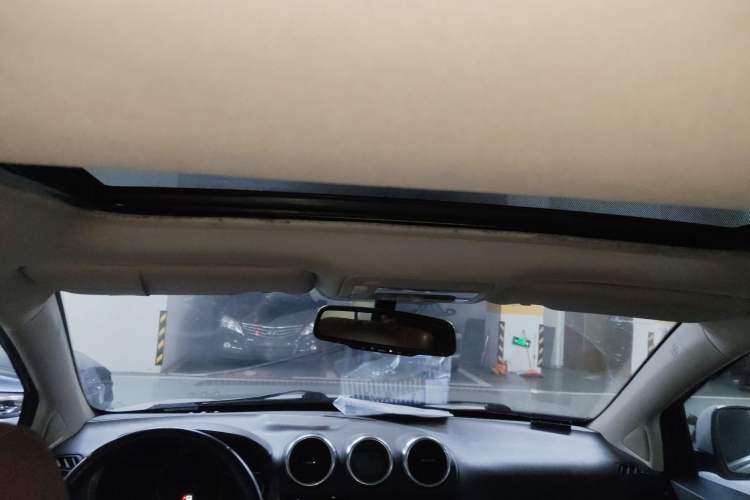 Used BYD S7 2015 2.0T Upgraded Automatic Luxury Version Headliner