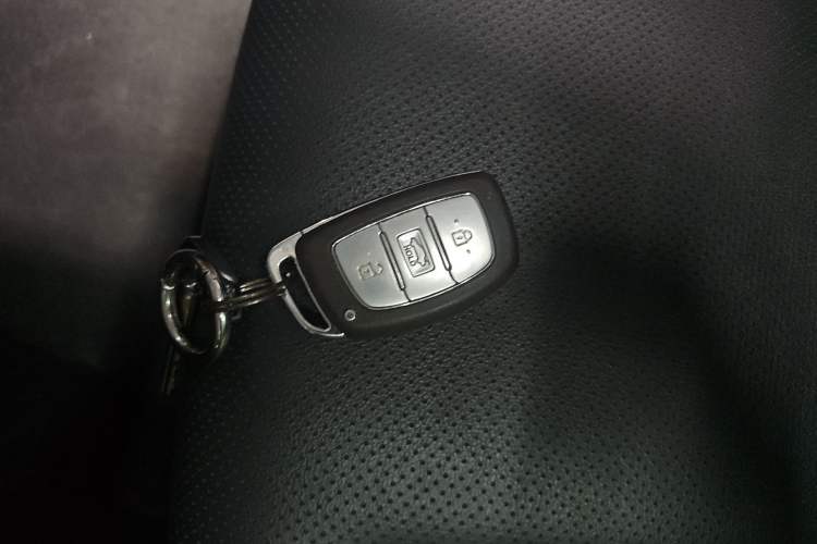 Used Hyundai Mistra 2019 1.8L Automatic Smart GLS Commemorative Model China VI Standard Vehicle Key