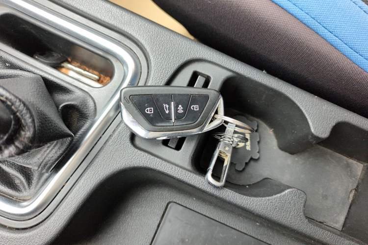 Used BAIC Weiwang M60 2017 1.5L Manual Silver Edition