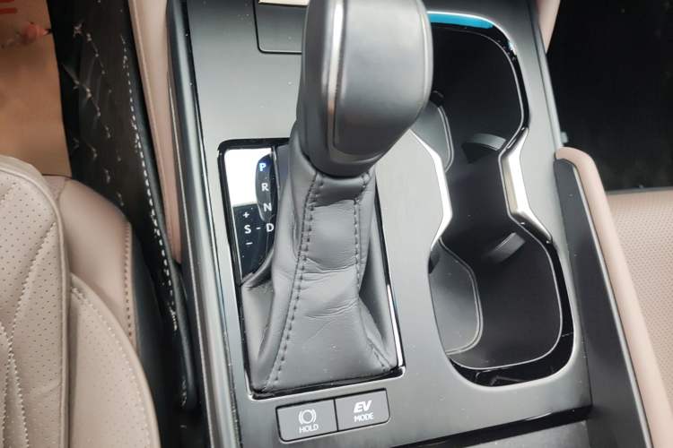 Used Lexus ES 2025 300h Deluxe Edition