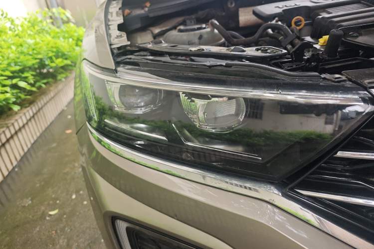 Used Volkswagen T-ROC 2020 280TSI DSG Two-Wheel-Drive Luxury Version