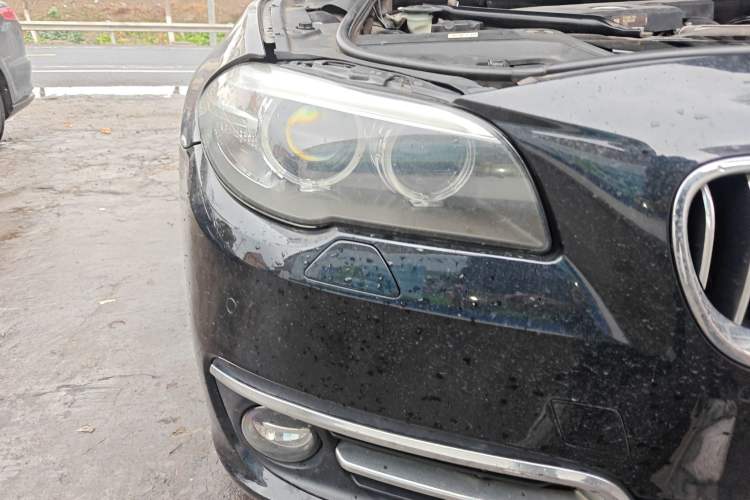 Used BMW 5 Series 2014 520Li Elegant Model
