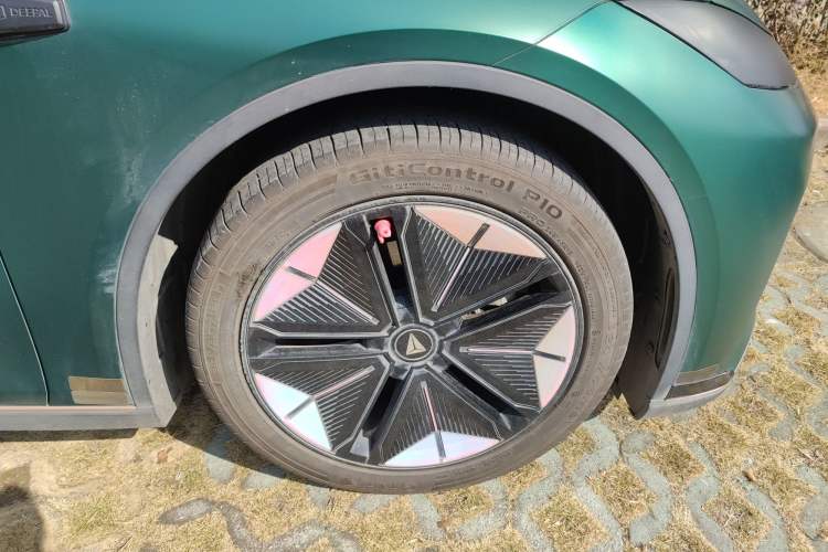 Used Deepal SL03 2022 1.5L 1200 Extended-Range Version Right Front Wheel Hub