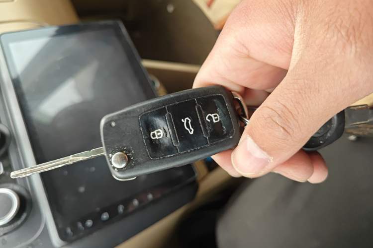 Used Volkswagen Touran 2013 1.4T Manual Comfort Edition 5-Seater Vehicle Key