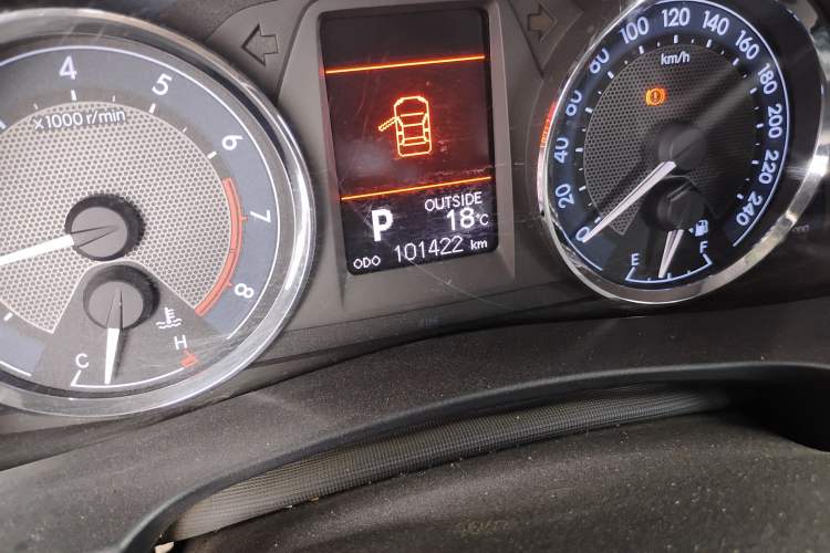 Used Toyota Corolla 2014 1.6L CVT GL-i Odometer Close Up