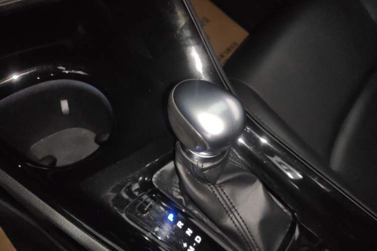 Used Toyota C-HR 2018 2.0L Luxury Edition China VI Standard
