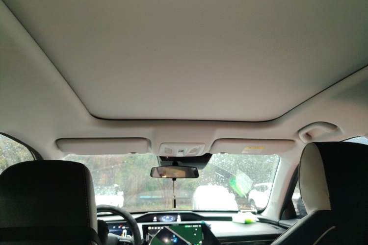 Used Oshan Z6 2023 Blue Whale 1.5T DCT Smart-Led City Edition
