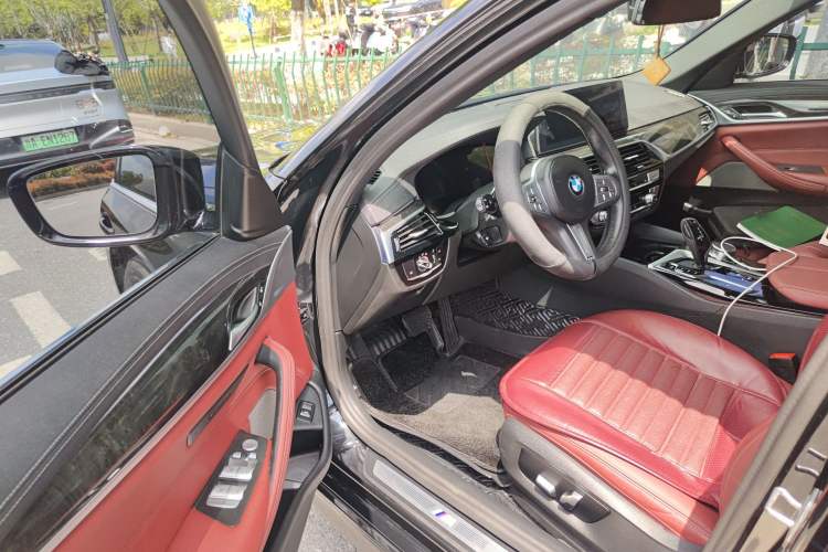 Used BMW 5 Series 2022 Second Facelift 525Li M Sport Package Driver Seat