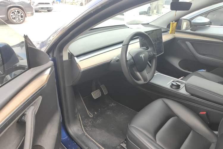 Used Tesla Model Y 2021 Long-Range All-Wheel-Drive Version