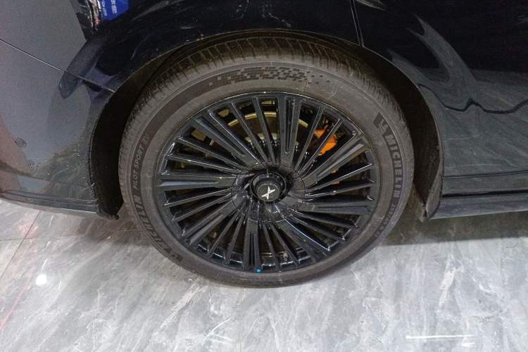 Used XPeng G9 2025 625 Long-Range Max Right Rear Wheel Hub