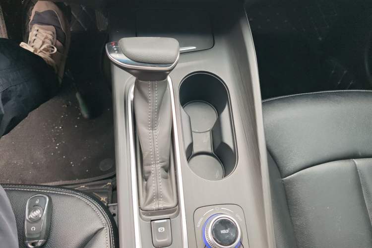 Used Buick Velite 6 2020 Plug-in Hybrid Connected Fashion Model
