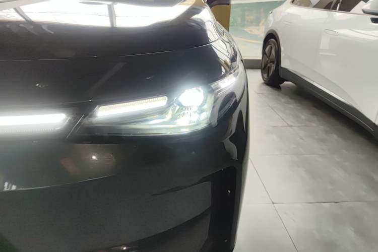 Used Leapmotor C16 2026 Extended-Range 280 LiDAR Zhizun Edition 6 Seats Left Front Headlight