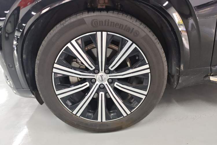Used Volvo XC90 2021 B6 Luxury Smart Edition 7-Seater Left Front Wheel Hub