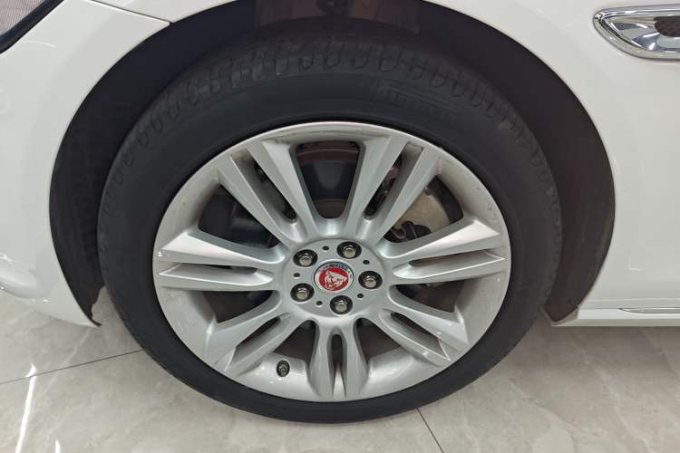 Used Jaguar XEL 2019 2.0T 200 PS Deluxe Edition
