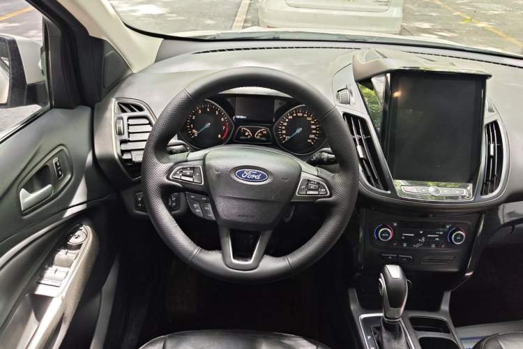 Used Ford Kuga 2019 EcoBoost 180 Two-Wheel-Drive Titanium Plus Model China VI Standard
