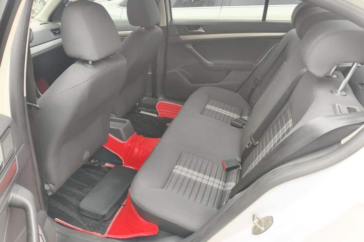 Used Volkswagen Lavida 2019 Lavida Start 1.5L Automatic Trendy Version China VI Standard Left Rear Seat