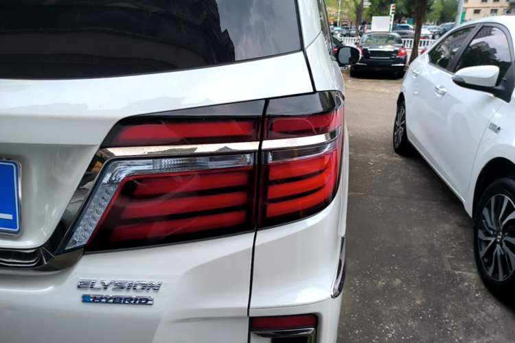 Used Honda Elysion 2019 2.0L Hybrid Luxury Edition