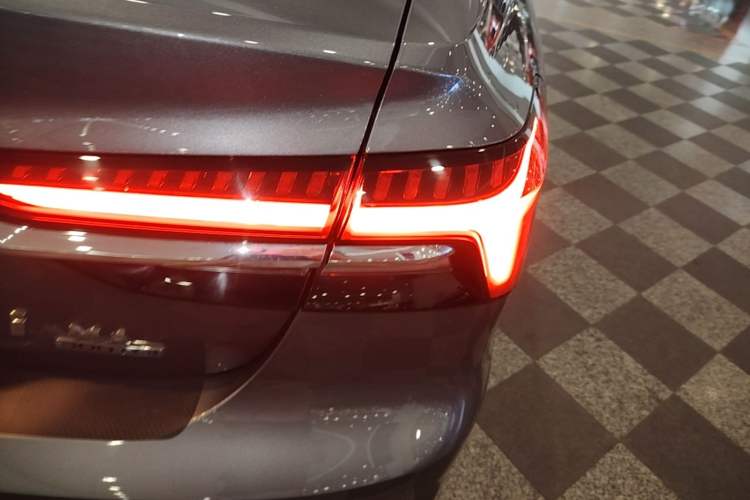 Used Roewe i6 MAX 2020 300TGI Automatic Cool & Stylish Skyroof Edition