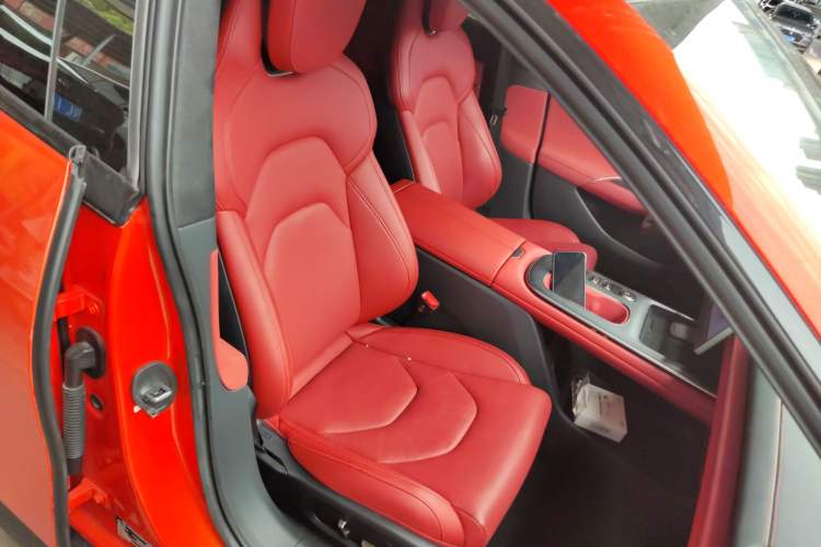 Used Xiaomi Auto SU7 2024 Four-Wheel Drive Ultra-Long Range Advanced Intelligent Driving Max Edition