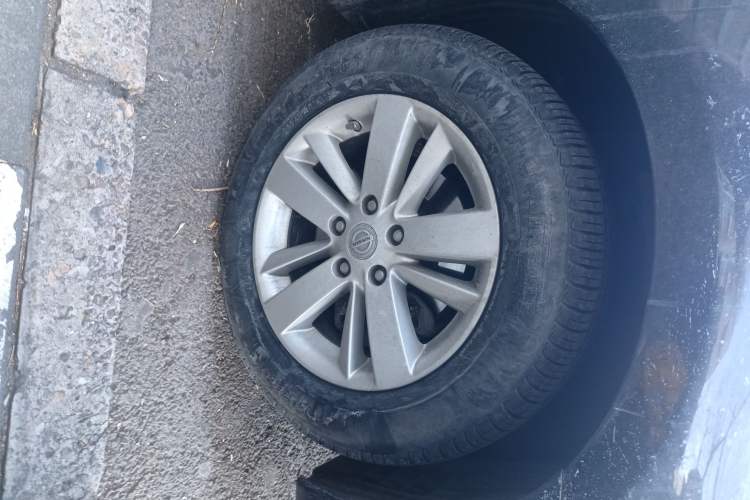 Used Nissan Teana 2011 2.5L XL Advanced Edition Right Front Wheel Hub